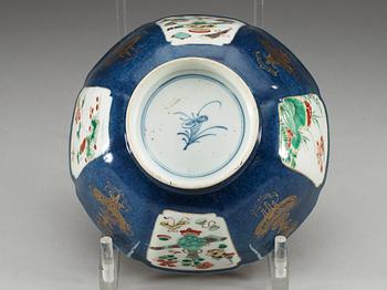 SKÅL, porslin. Qing dynastin, Kangxi (1662-1722).