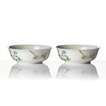 A pair of famille rose 'magnolia' bowls, late Qing dynasty.