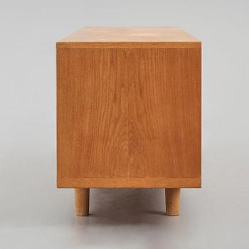 Hans J. Wegner, sideboard, modell "RY-26", RY-Møbler, Danmark, 1960-tal.