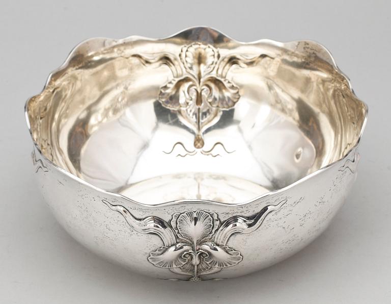 SKÅL, silver, C G Hallberg, Stockholm, 1907. Vikt 432 gram.