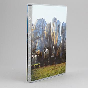 BOOK, "Christo and Jeanne-Claude, Wrapped Trees, Basel 1997–1998", 641/1000.