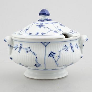 Three salt and pepper shakers, a sauce boat and a sauce tureen, "Blue Fluted"/"Musselmalet", Royal Copenhagen.