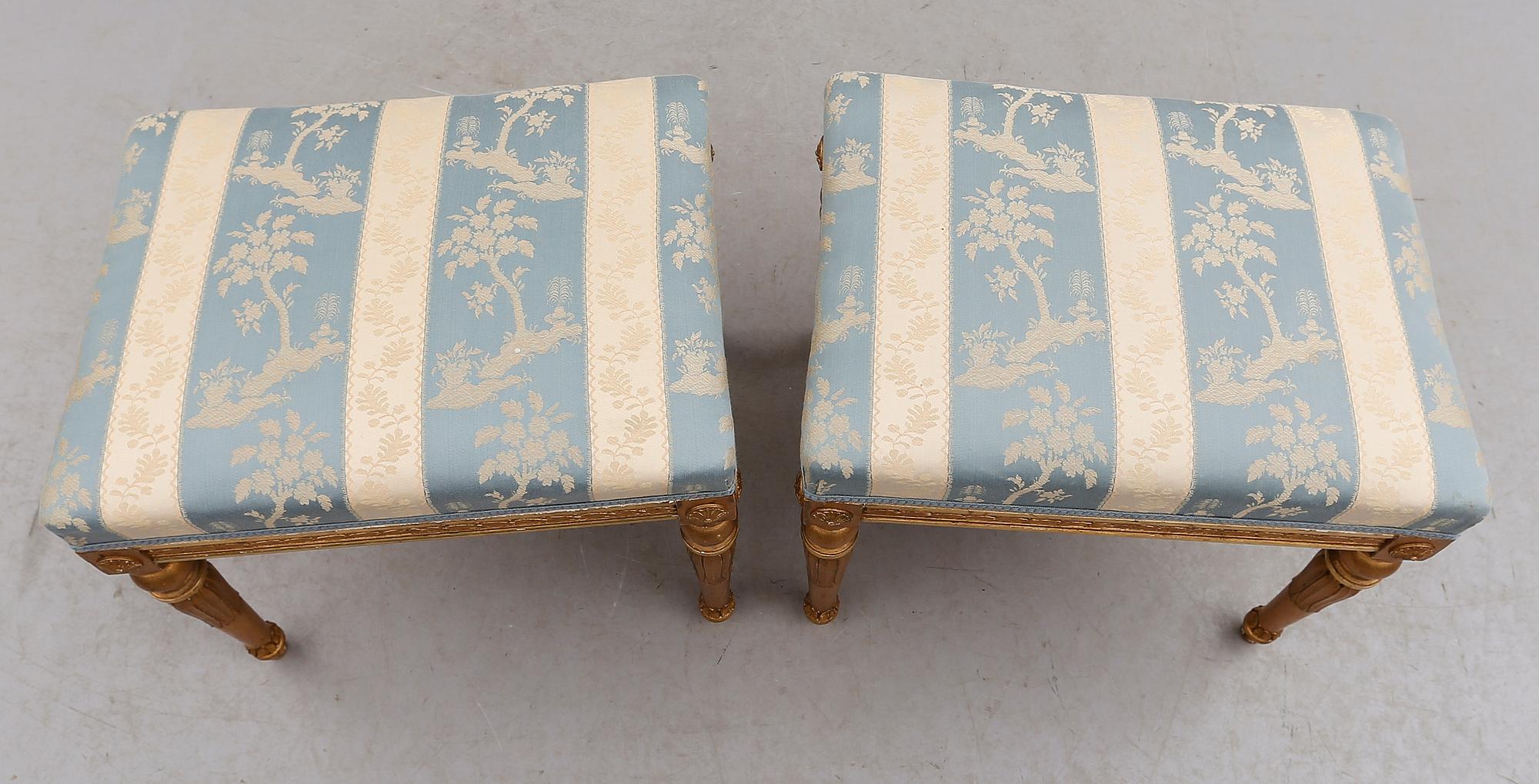 TABURETTER, 1 par, gustaviansk stil, 1900-talets första hälft.