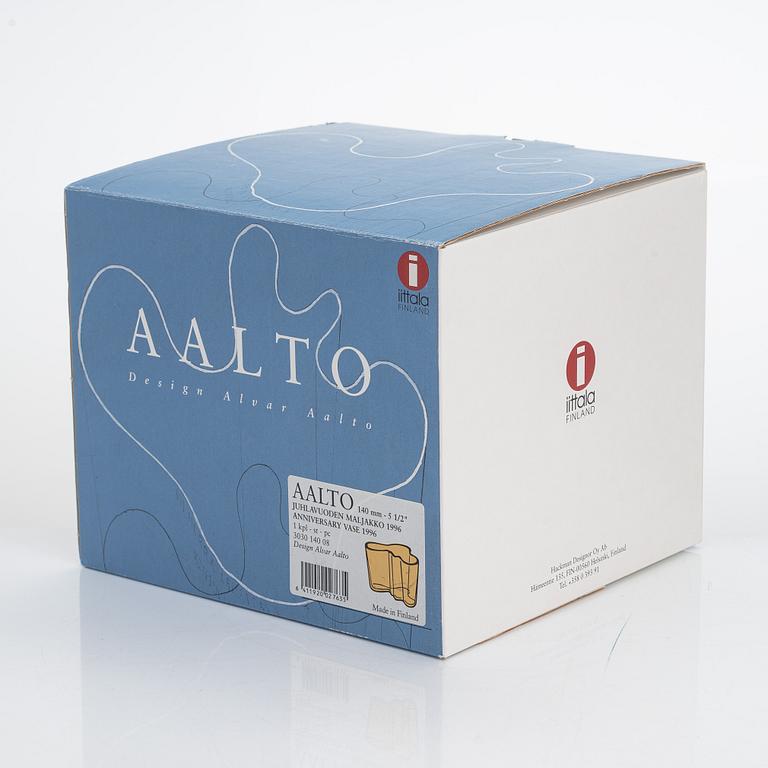 Alvar Aalto, maljakko, lasia, "3030", 60-vuotis juhlamaljakko, signeerattu Alvar Aalto Iittala 1936-1996.