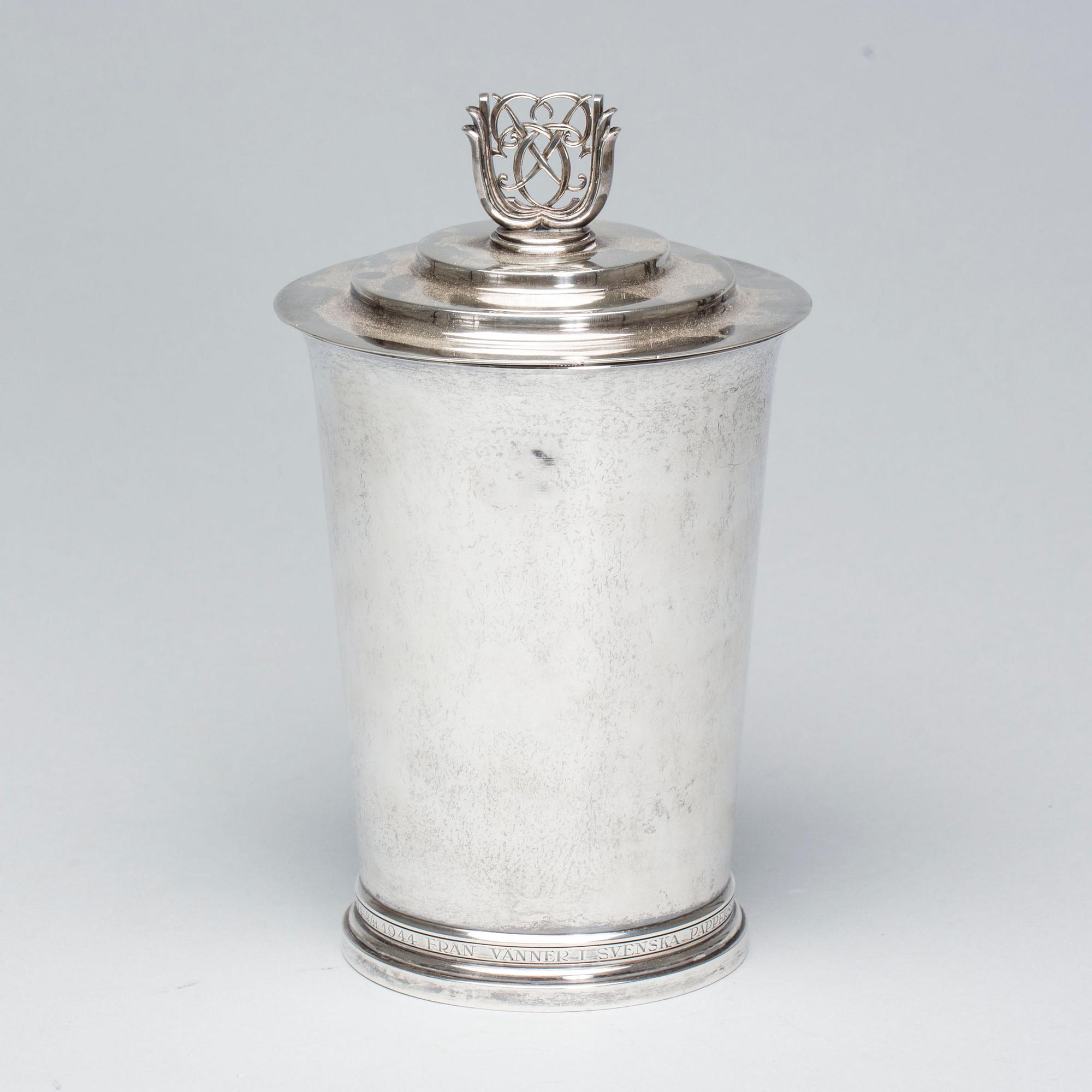 BÄGARE med LOCK, sterlingsilver, Atelier Borgila, Stockholm, 1938. Vikt ca 415 g.