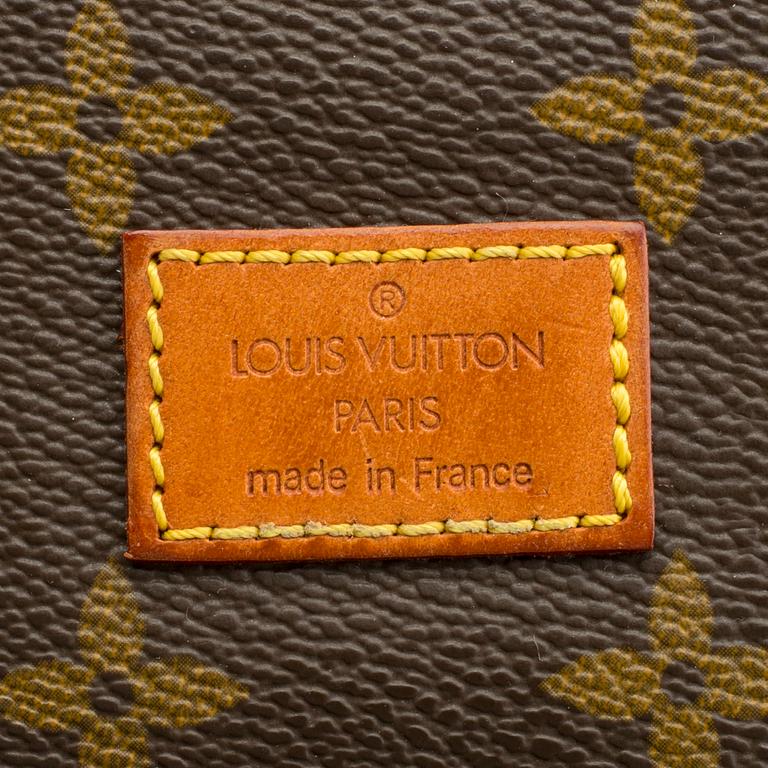 LOUIS VUITTON, Saumur 30" shoulderbag.