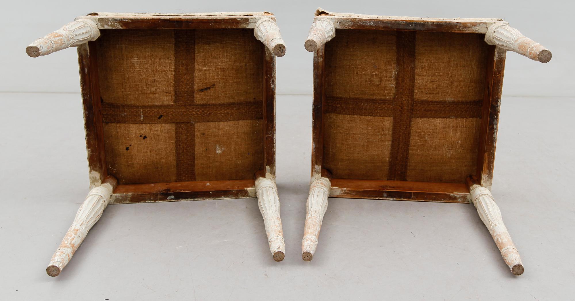 TABURETTER, 2 st, sengustavianska, 1800-talets början.