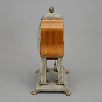 BORDSPENDYL, gustaviansk stil,  Svenskt Runa Fabrikat, 1900-tal.