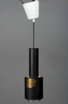 Alvar Aalto, TAKLAMPA, "Handgranat". Mässing, tillverkad av Valaistustyö Ky/ Louis Poulsen & Co a/s. Danmark. H 34.