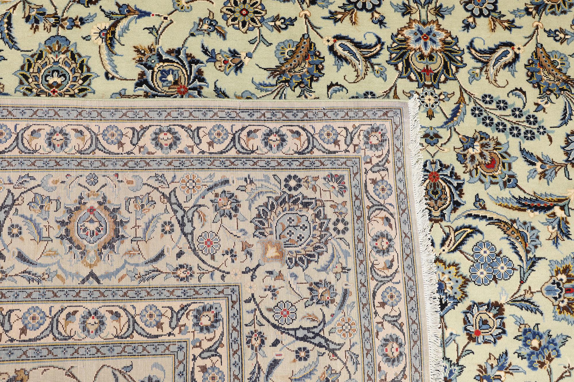 A Keshan carpet, approx. 398 x 301 cm.