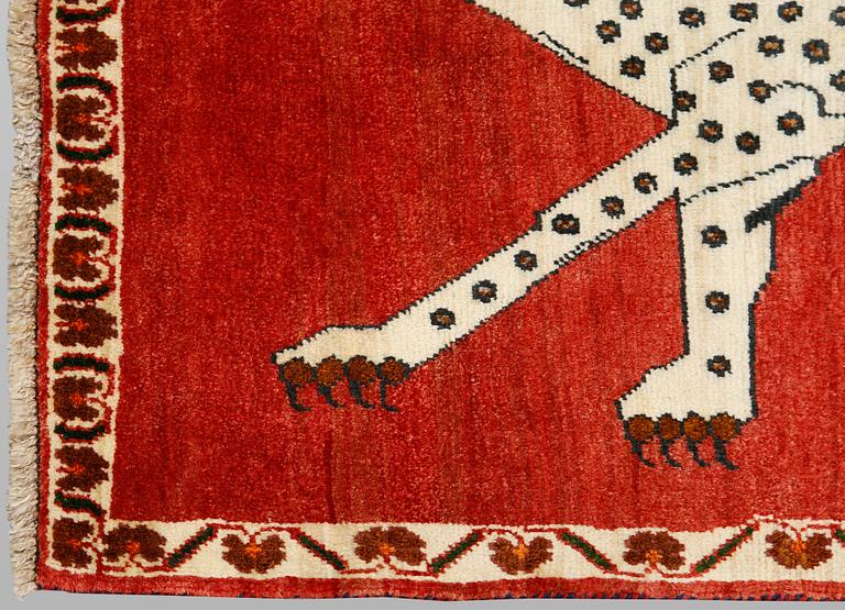 A carpet, Figural Kashgai, ca 152 x 90 cm.