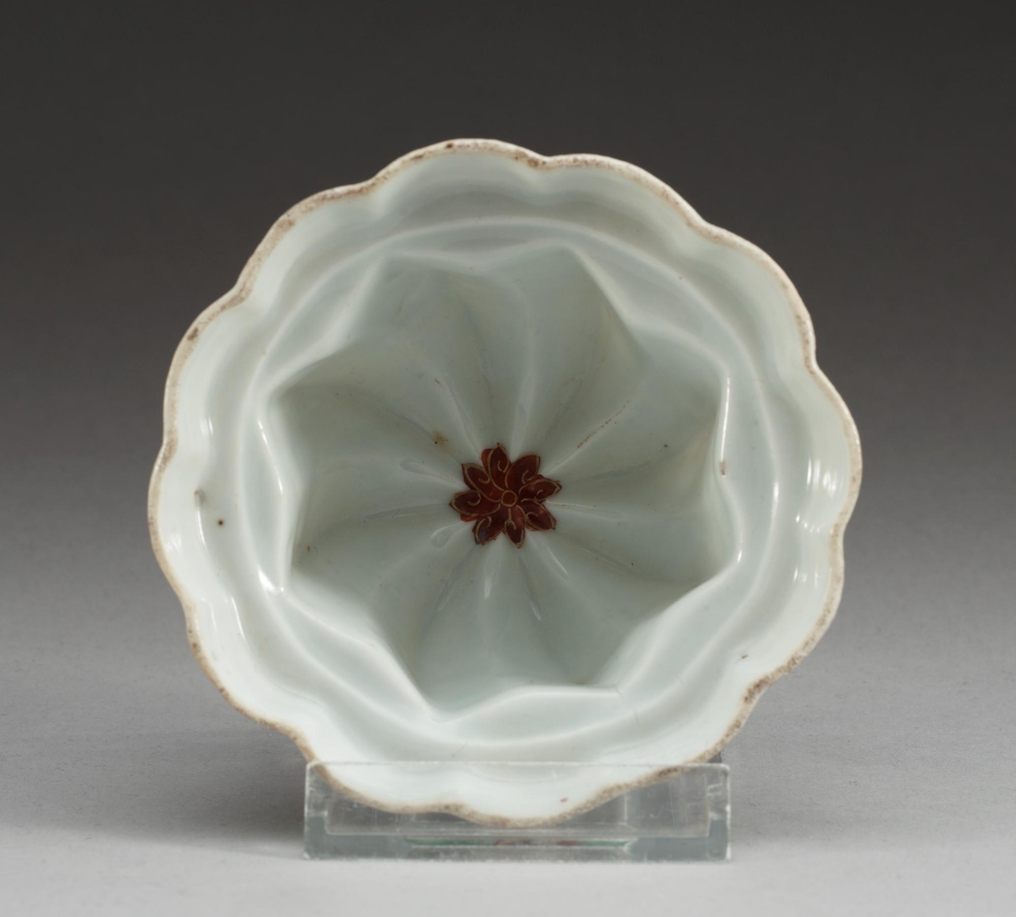 A dessert mould, Qing dynasty, Qianlong (1736-95).