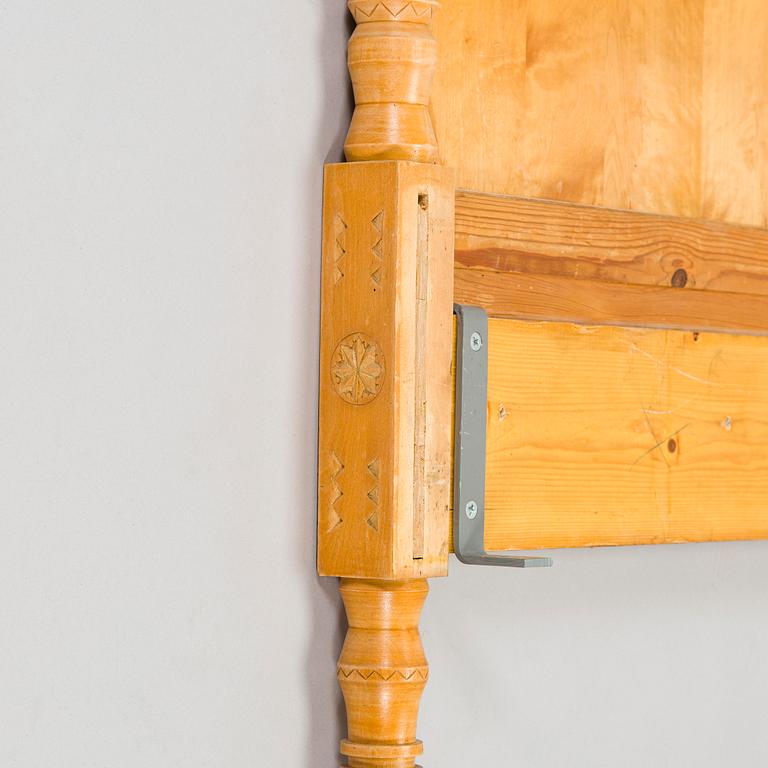 Yrjö Blomstedt, Sängynpäädyt, avohylly ja seinähylly 1898.