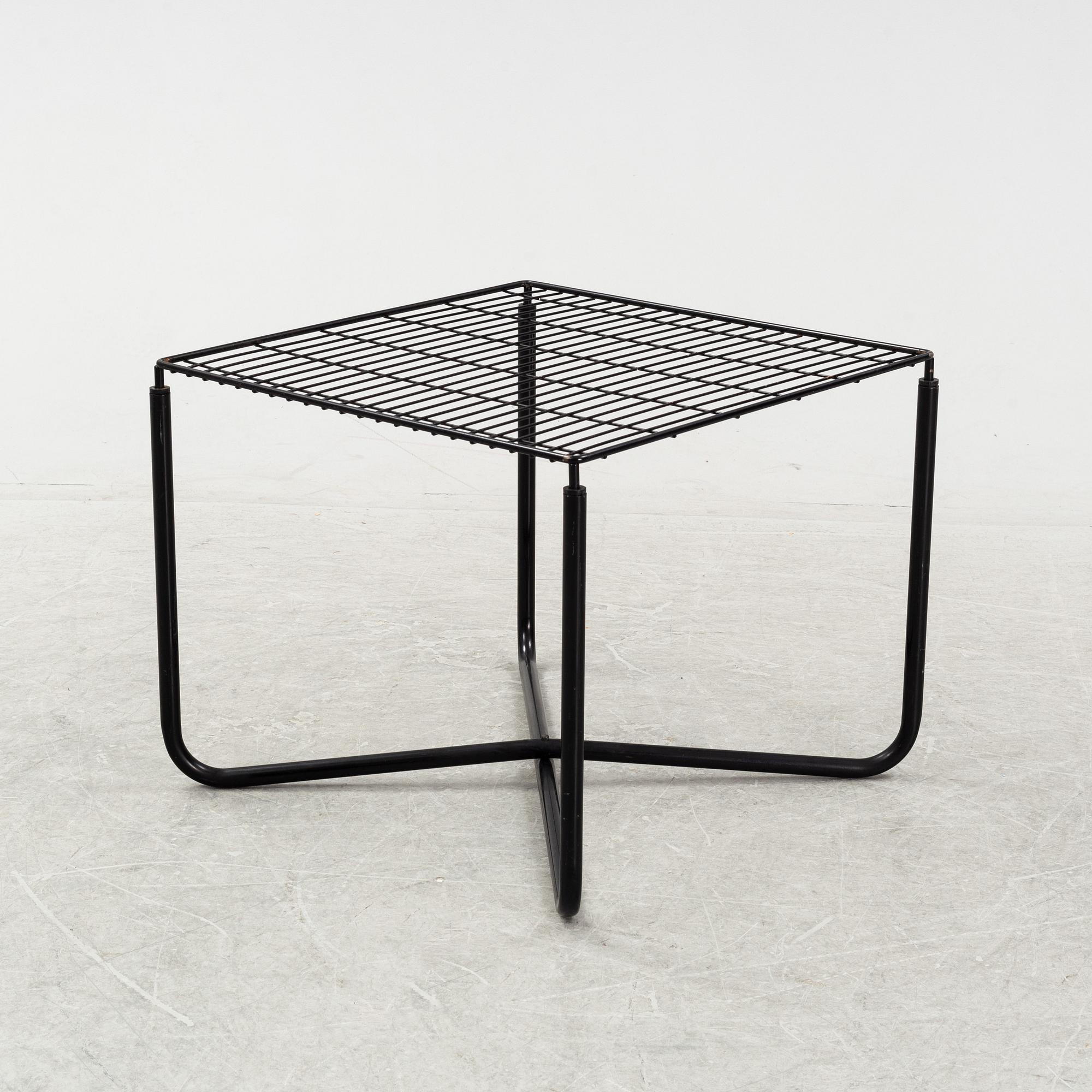 Niels Gammelgaard, fåtöljer, ett par, samt bord, "Järpen / Råane", Ikea. 1980-tal-2000-tal.