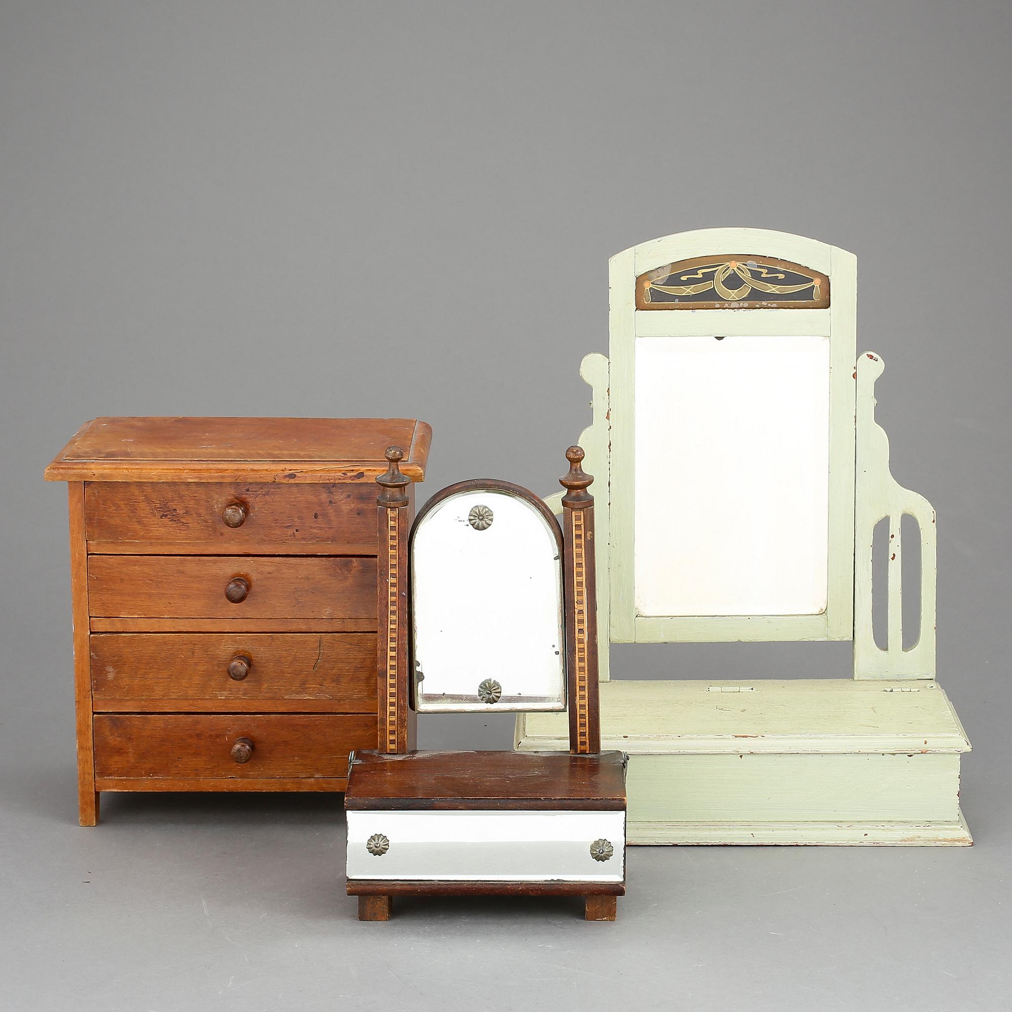 MINIATYRMÖBLER, 3 st, tidigt 1900-tal.
