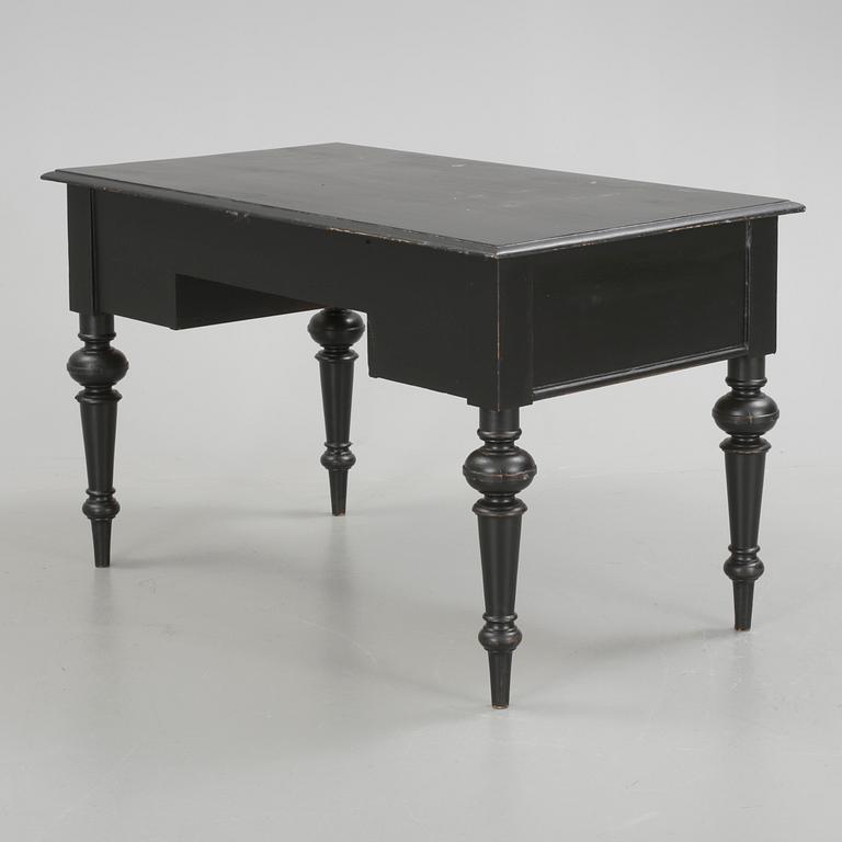 SKRIVBORD, nyrenässans, sent 1800-tal.