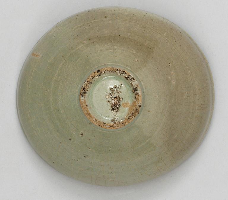 A Korean celadon bowl, Koryo (918-1392).