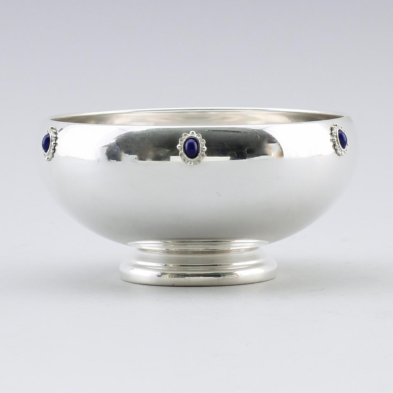 SKÅL, silver, Tsipis Theodoros, Grekland, 1900-talets andra hälft. Vikt ca 181 gram.