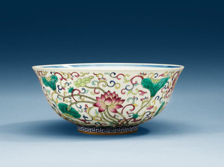 An enamelled bowl, late Qing dynasty, with Guangxu six character mark.