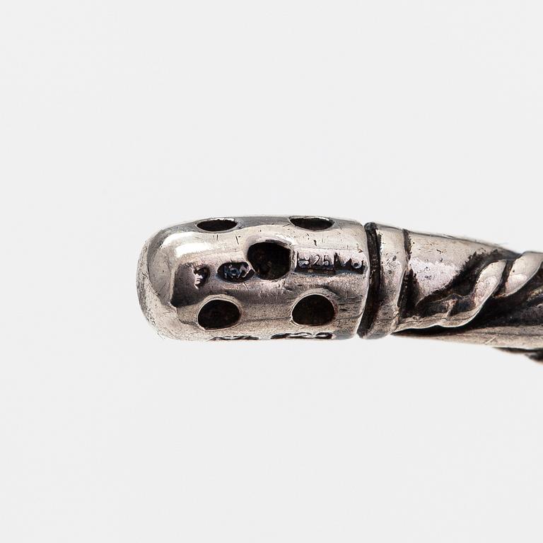 Halsband, ring och armband, silver. Helsingfors 1980-90-tal.