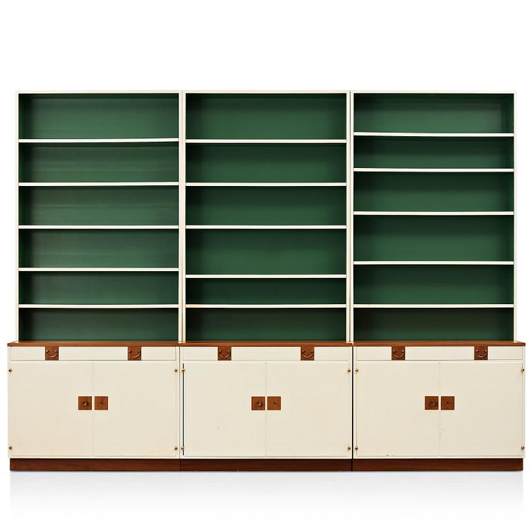 Josef Frank, bokhyllor, 3 st, Firma Svenskt Tenn, modell 2255, 1900-talets mitt, proveniens Estrid Ericson.