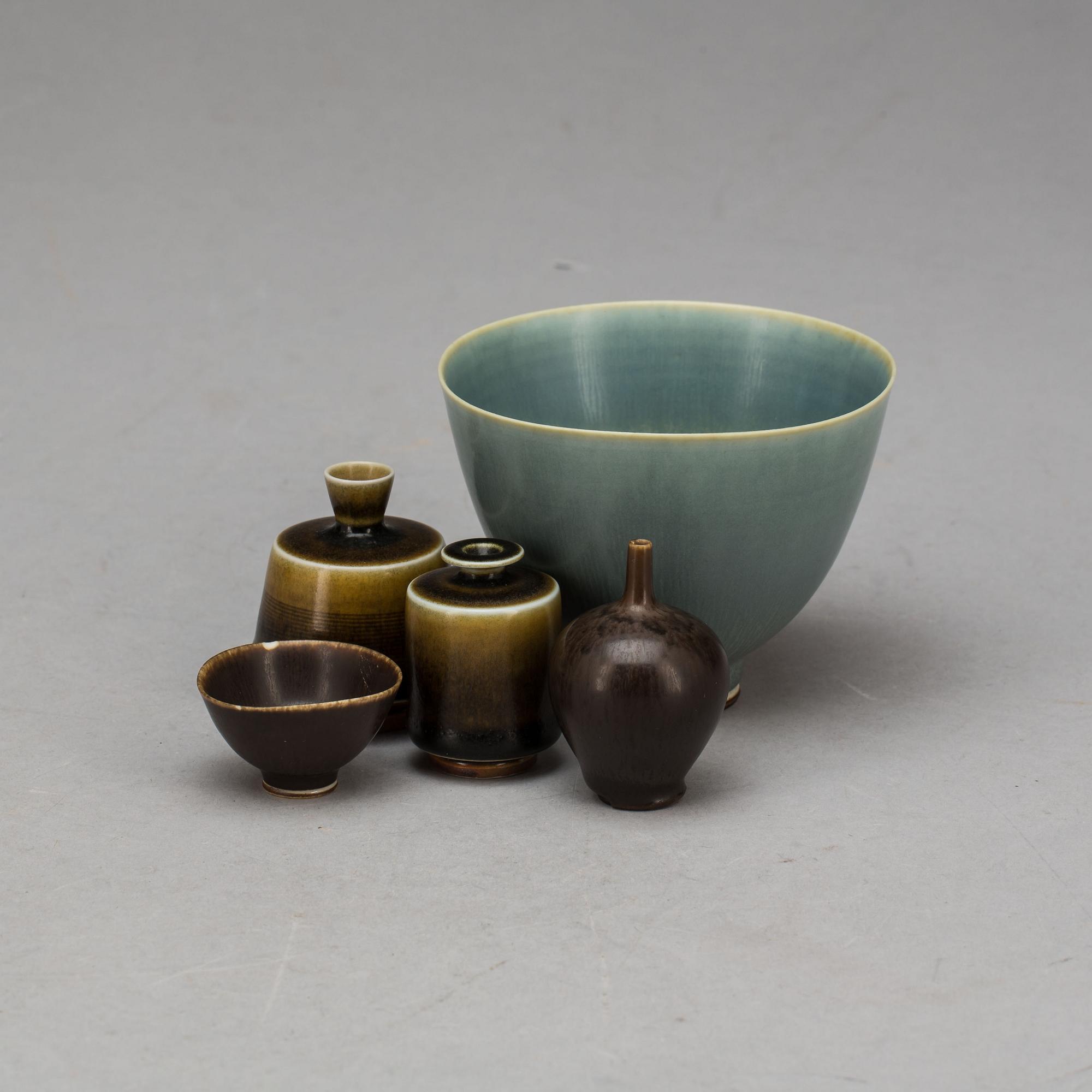 MINIATYRER, 4 st och SKÅL, stengods, Berndt Friberg, Gustavsbergs studio.