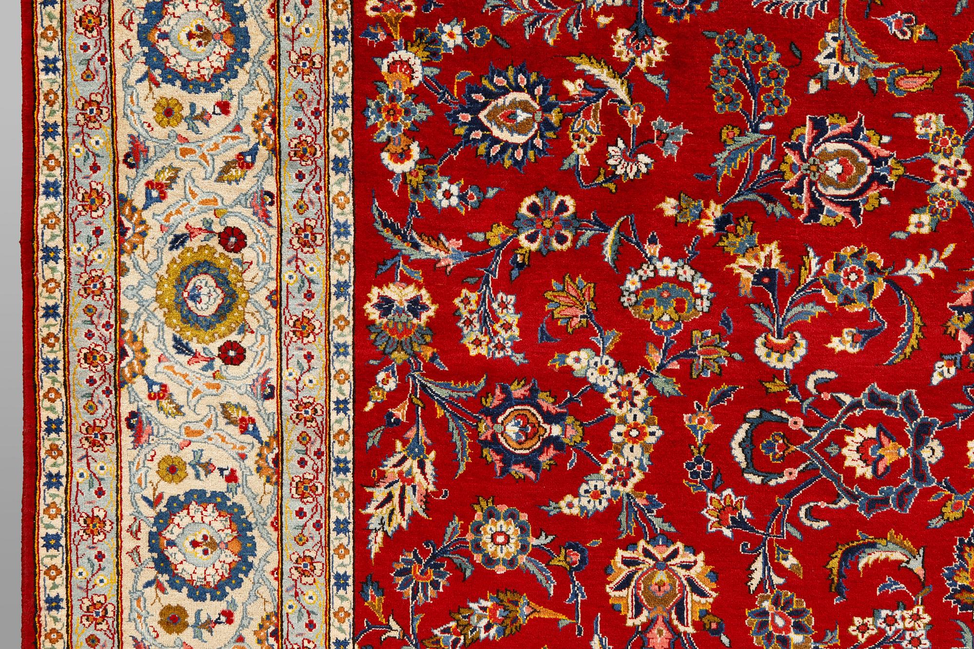 Matta, s.k. Royal Keshan, ca 369 x 265 cm.