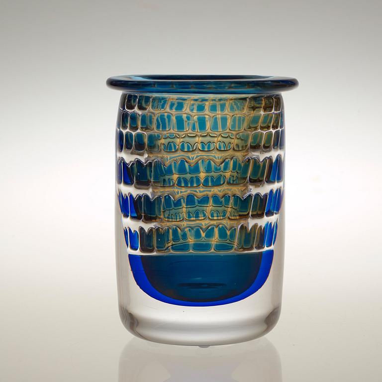 An Ingeborg Lundin ariel glass vase, Orrefors 1966.