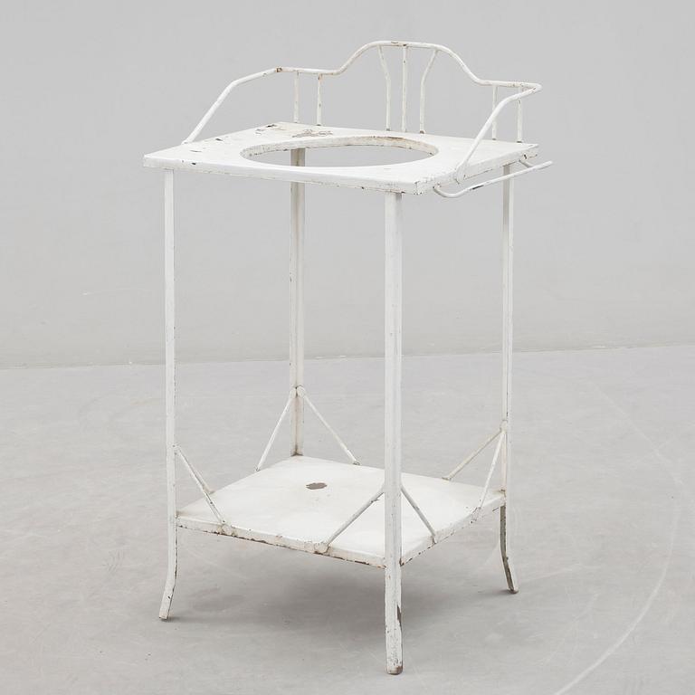 TOILETTBORD/TVÄTTBORD, 1900-talets första hälft.