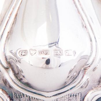 KYNNTILÄNJALKAPARI, hopeaa, rokokootyyli, Kultakeskus Oy, Hämeenlinna, Suomi, 1946.