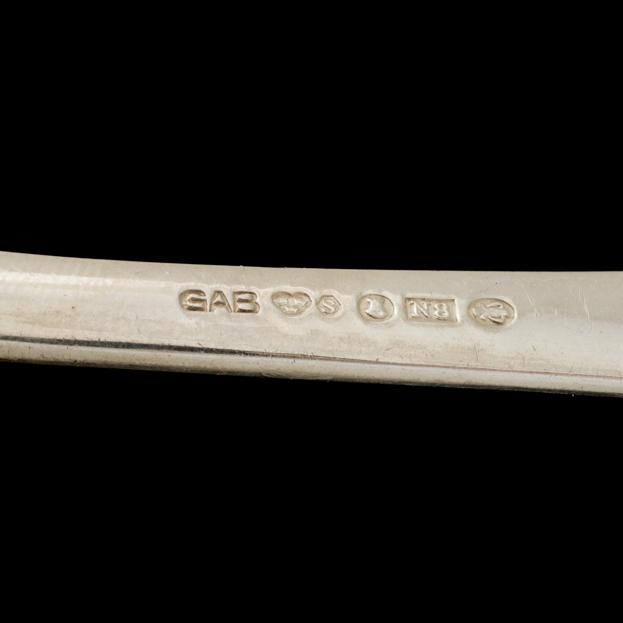 BESTICK, ca 70 delar snarlika, silver. "Chippendale". Vikt totalt inklusive stålblad, ca 2500 gram.