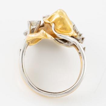 C Antonsen ring 14K guld och vitguld med runda briljantslipade diamanter.