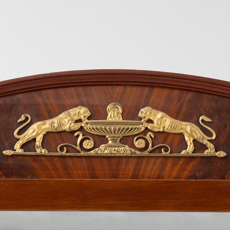 Spegel med konsolbord, empirestil, 1900-talets början.
