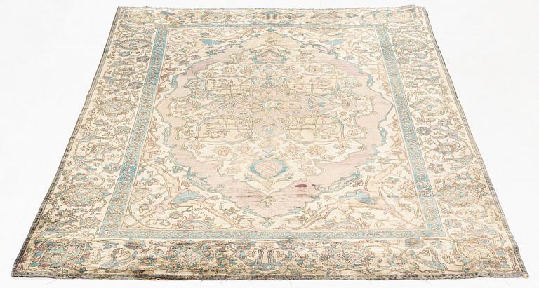 A rug, antique, silk Kashan so called Motashem / Feraghan ca 187 x 129,5 cm.
