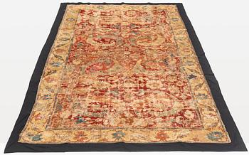 Matta, antik, Nordöst persisk "Blossom and sickle", Safavid dynastin, ca 311 x 156 cm, 1600-tal.
