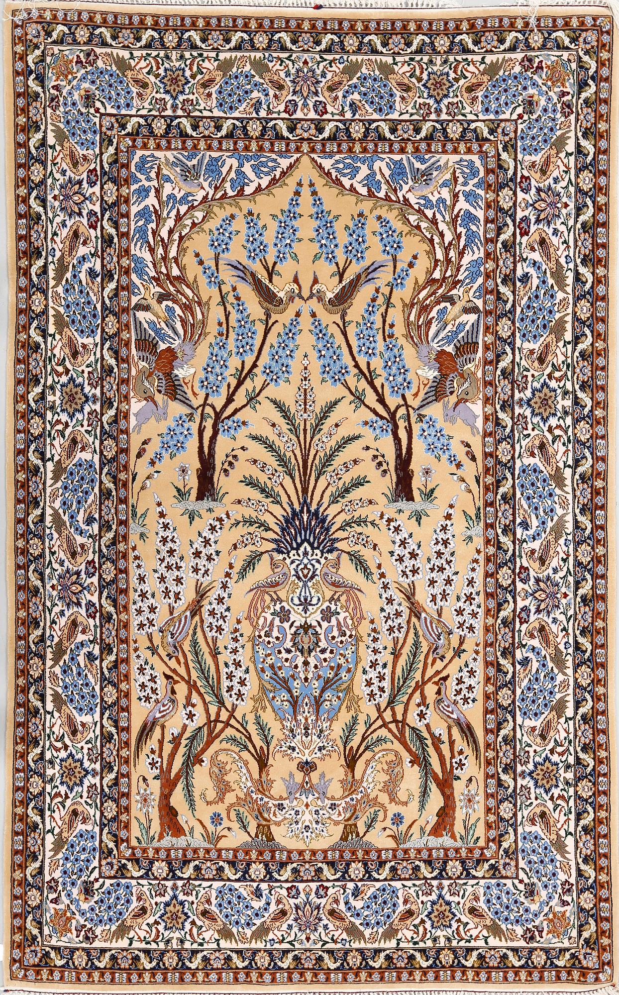 MATTA, Isfahan. Part silk. Silkevarp. Ca 245x160 cm.