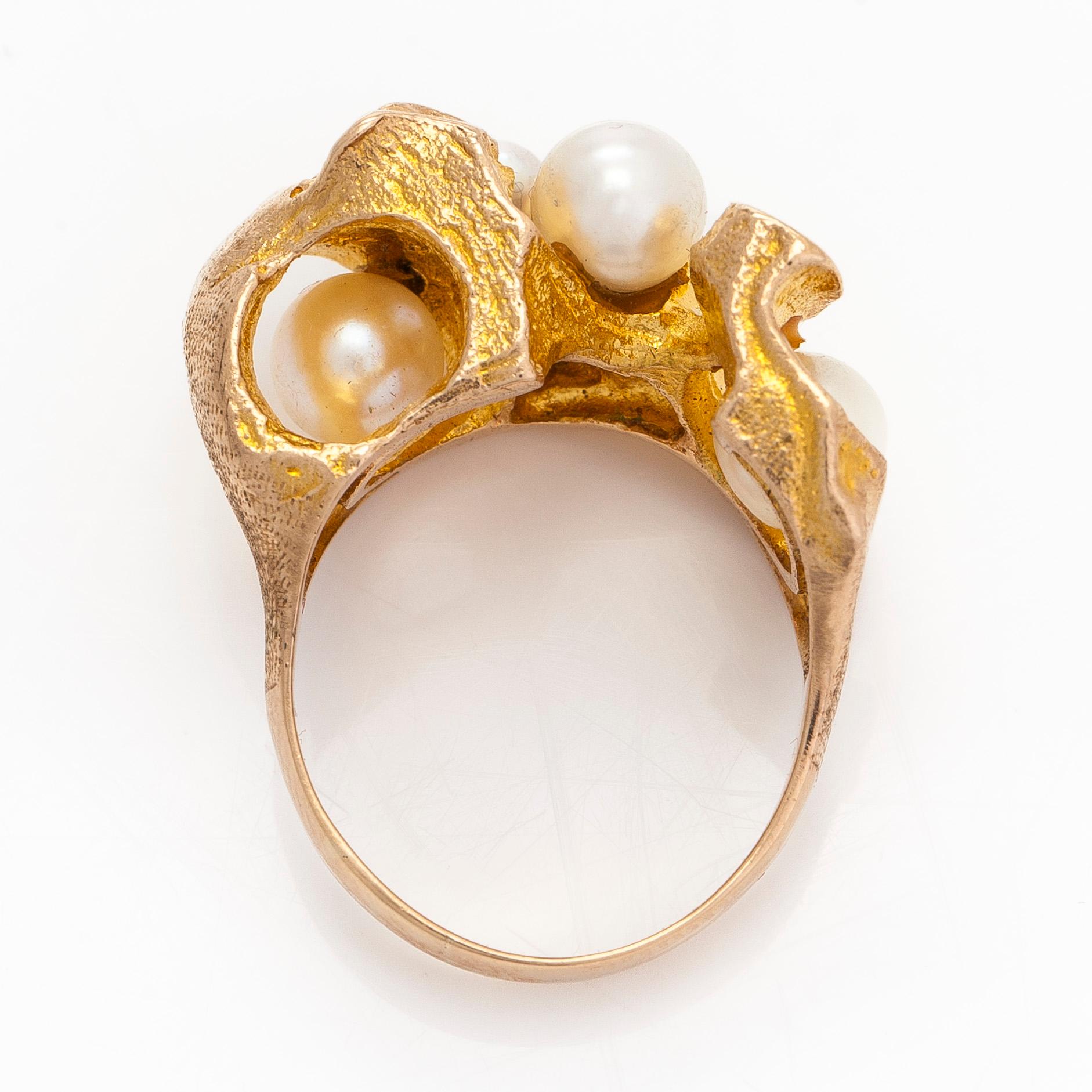 Björn Weckström, ring, "Kastehelmet", 14K guld och odlade pärlor, Lapponia 1971.