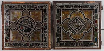 BLYGLASFÖNSTER, 2 st, 1800-talets andra hälft.