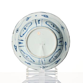 A blue and white kraak dish, Ming dynasty, Wanli (1572-1620).