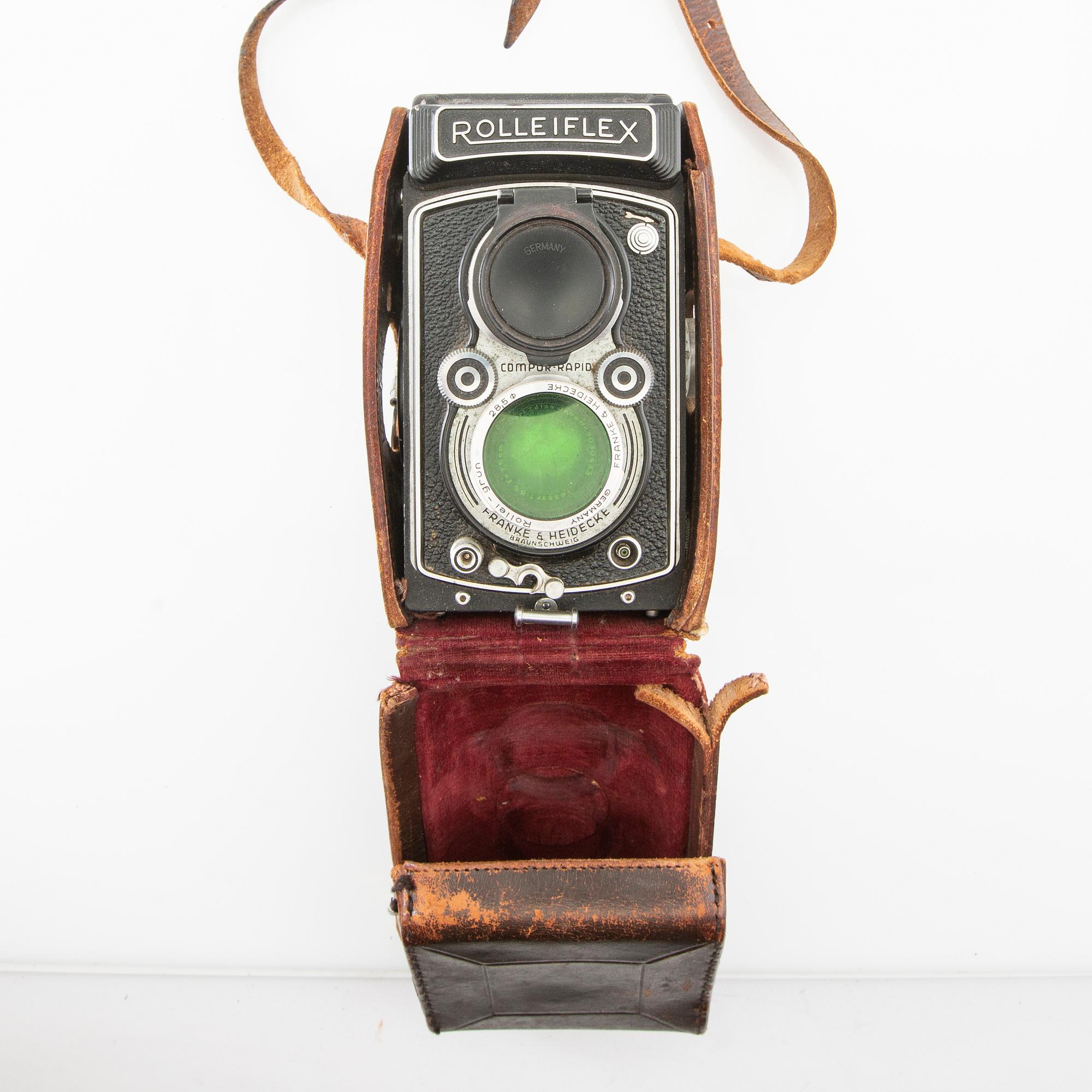 Camera Rolleiflex  1930s/40s with accessories Franke & Heidecke Germany.