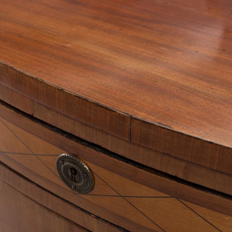 Chest of drawers, first half of the 19th century.