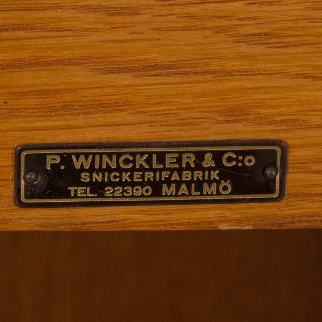 SÄNGBORD, ett par. Rokokostil, P.Winckler & Co, Malmö 1900-tal.