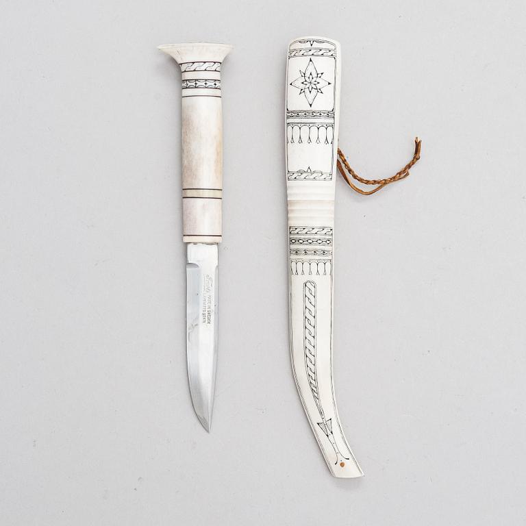 A horn knife / sami handicraft / duodji knife signed Anders Jonsson, second half of the 20th century.