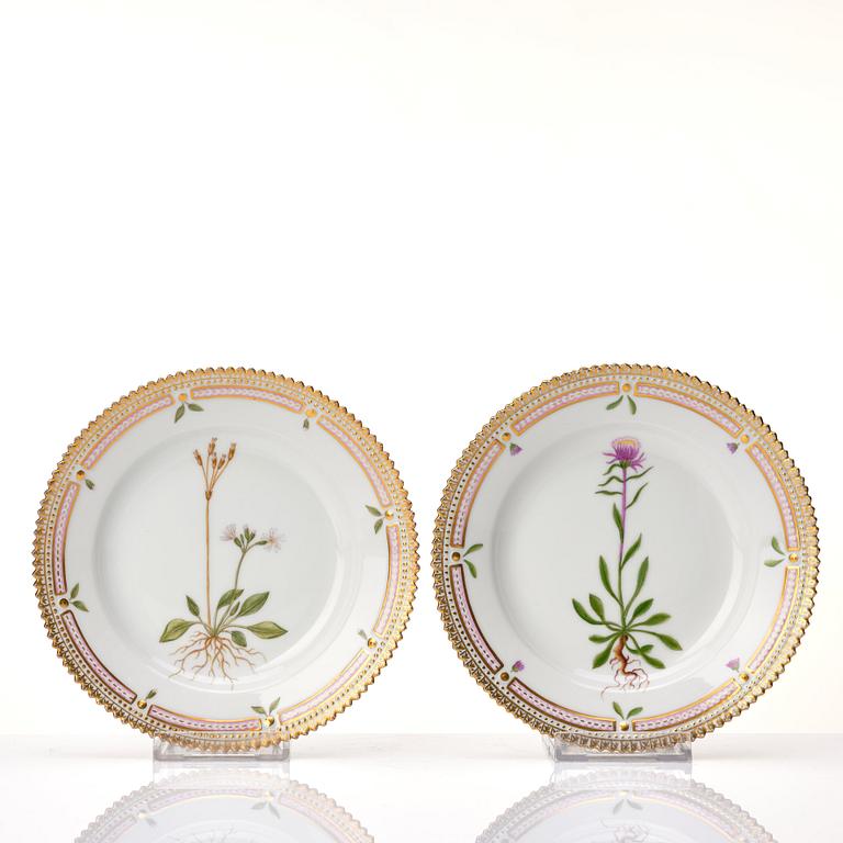 A set of 12 Royal Copenhagen 'Flora Danica' dishes, Denmark, 20th Century.
