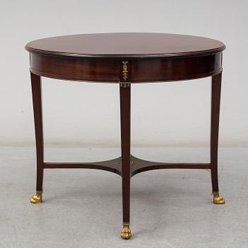 SALONGSBORD SAMT LAMPBORD, ett par, Sengustaviansk stil, tidigt 1900-tal.