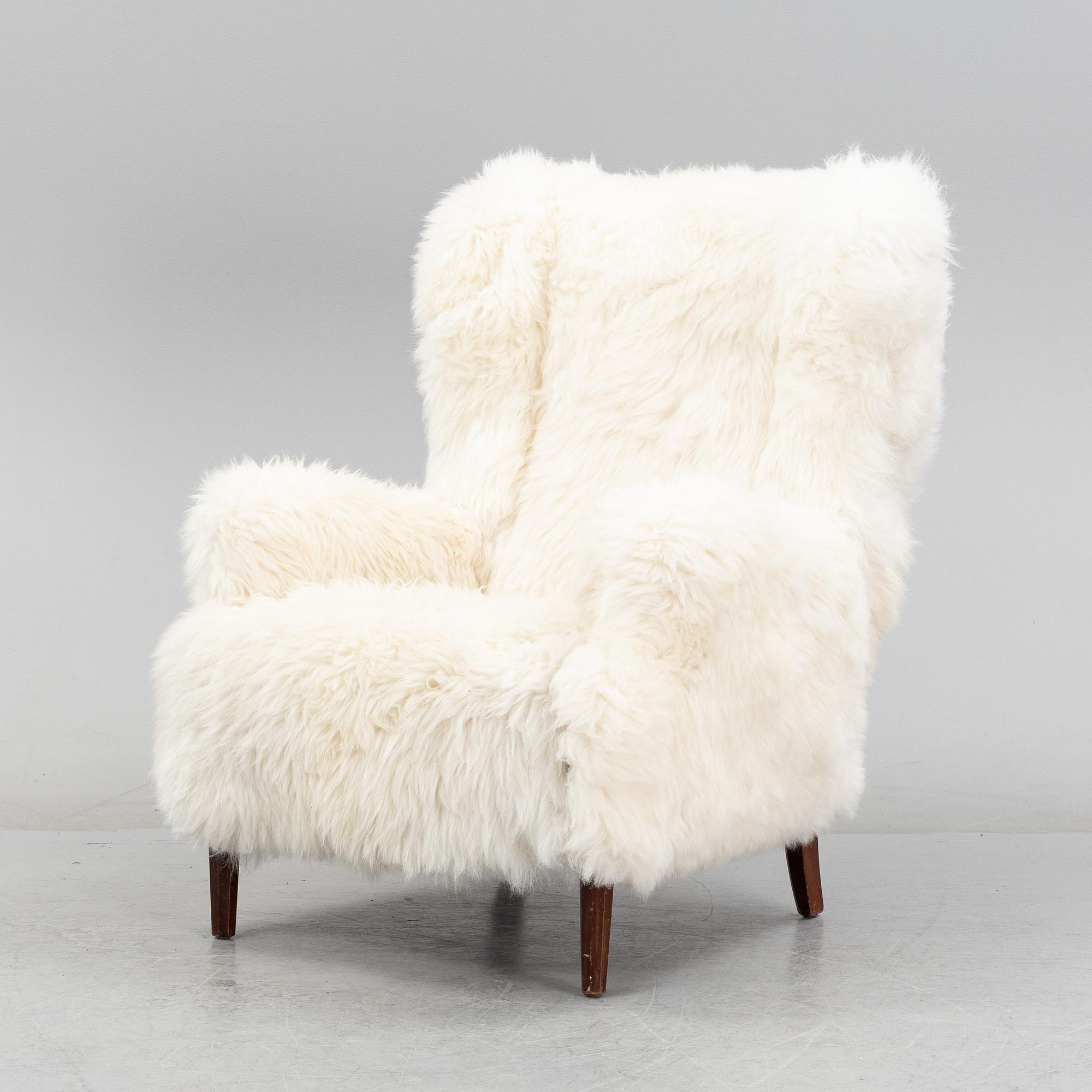 A mid 20th Century armchair.