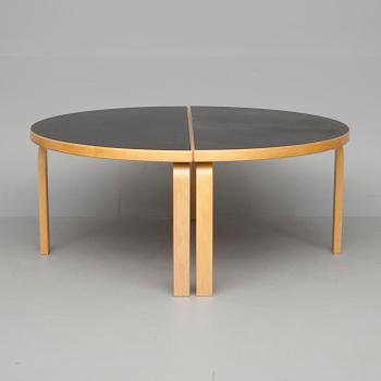 BORD, 2 halvmånformade delar, Alvar Aalto, Artek, modellen formgiven 1935.