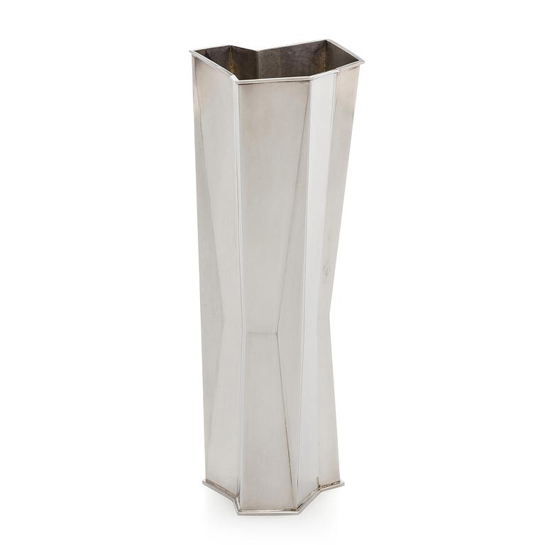 Tapio Wirkkala, A silver vase, model TW 6-3, Kultakeskus, Hämeenlinna 1963.
