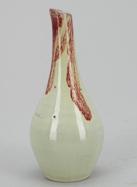 VAS, keramik, sign. Rakel Bäck-Usvaala.