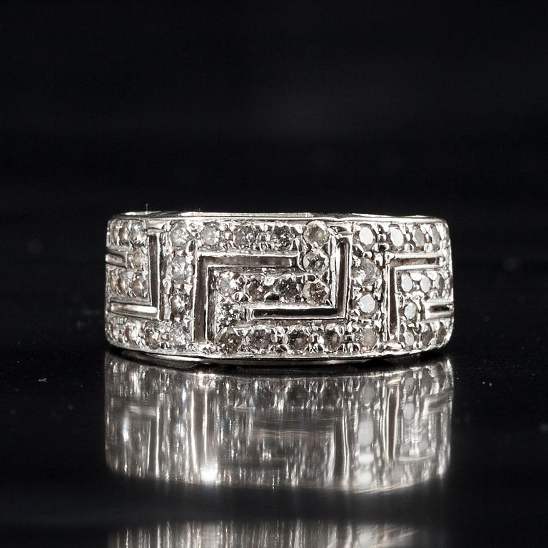 SORMUS, vitguld 18K och briljantslipade diamanter, Italien 1900-talets slut. Vikt 5,1 g.